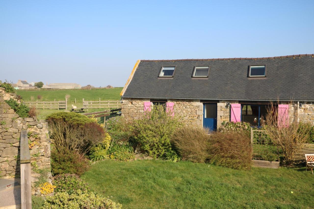 Les Gites Aux Volets Roses Landunvez Esterno foto