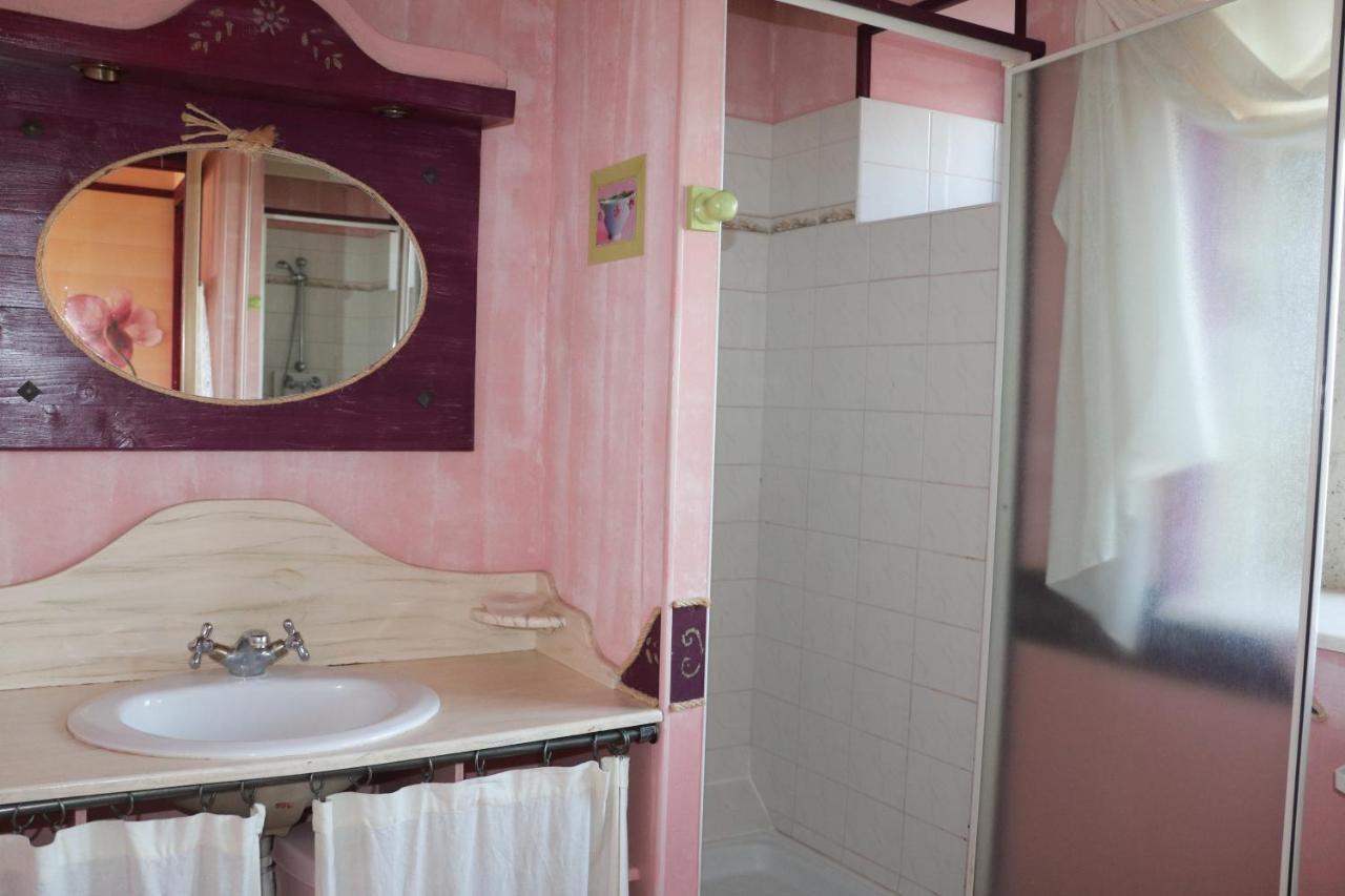 Les Gites Aux Volets Roses Landunvez Esterno foto