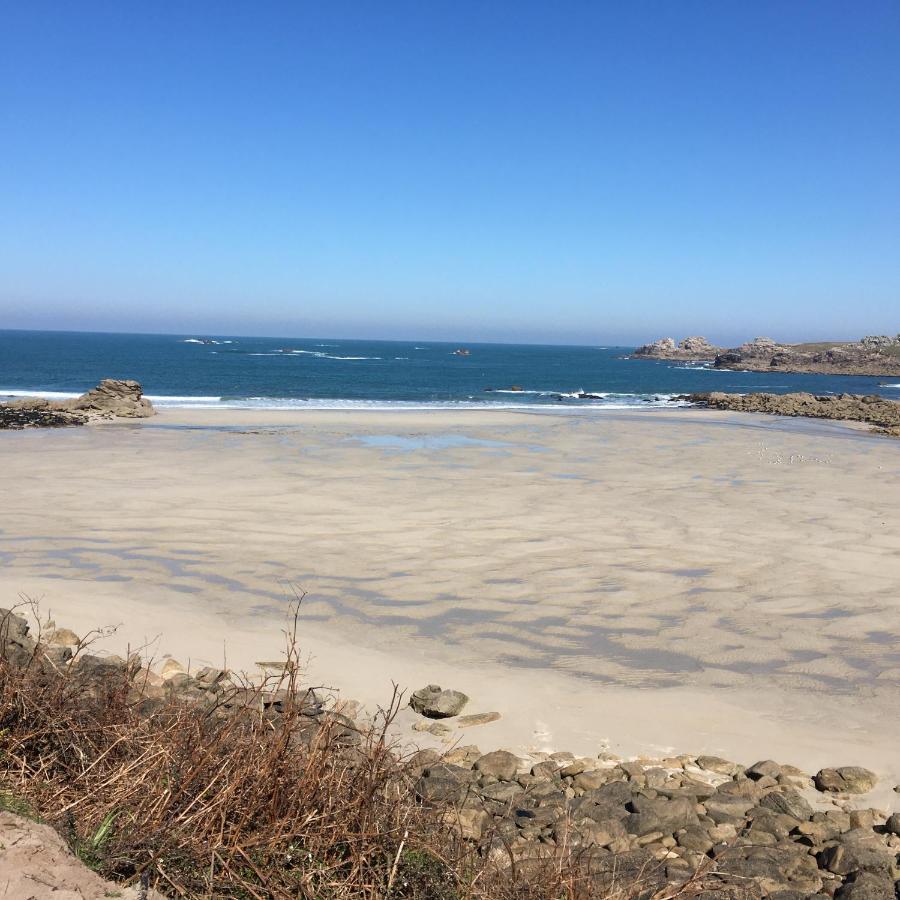 Les Gites Aux Volets Roses Landunvez Esterno foto