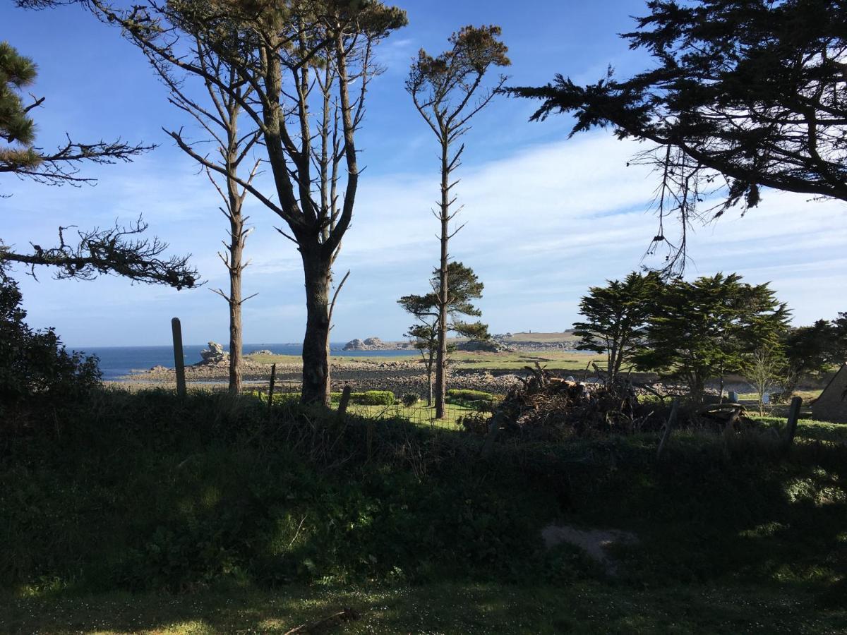 Les Gites Aux Volets Roses Landunvez Esterno foto